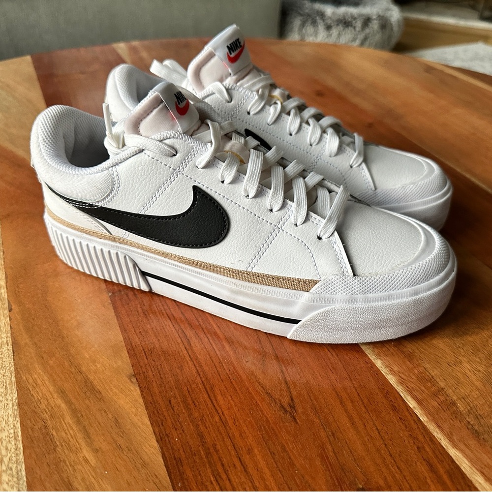 SOLD NEW Nike Court Legacy Lift